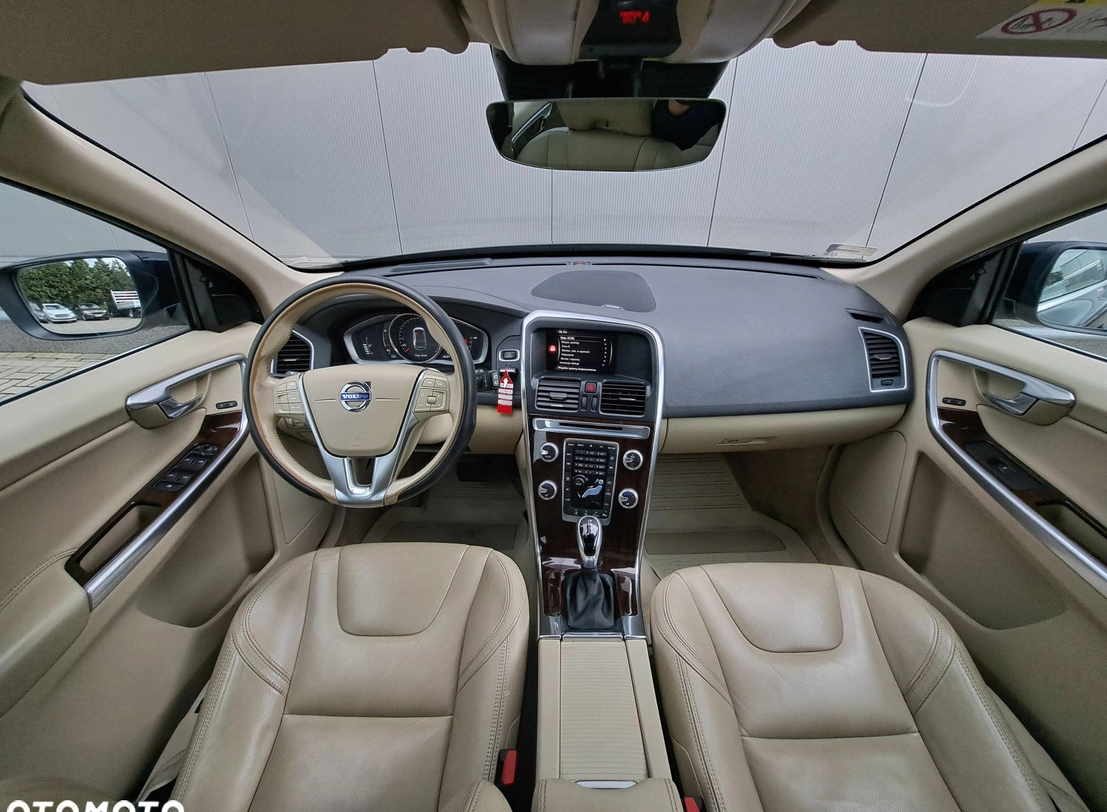 Volvo XC 60 cena 74900 przebieg: 251086, rok produkcji 2017 z Szczuczyn małe 407